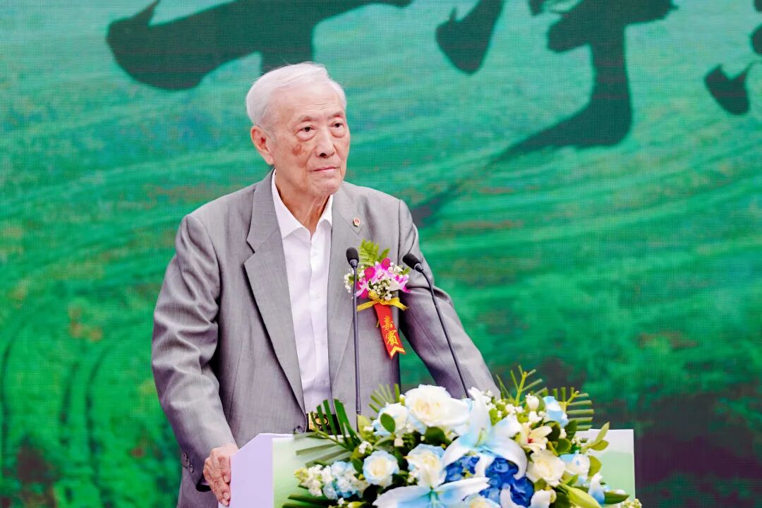 陈士能宣布活动开幕